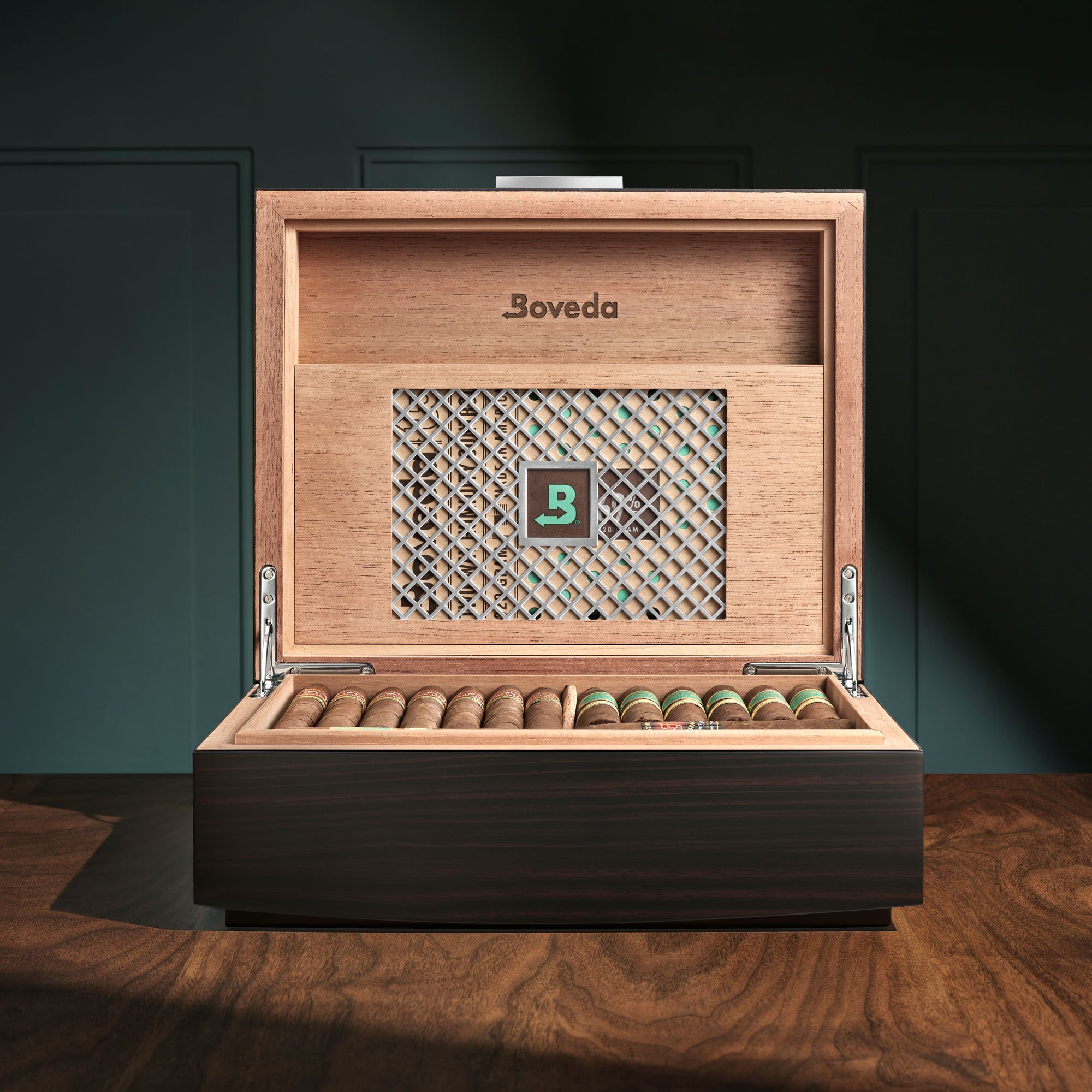 Boveda-Humidor-With-Cigars